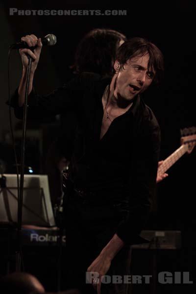 BRETT ANDERSON - 2010-02-05 - PARIS - Divan du Monde - 